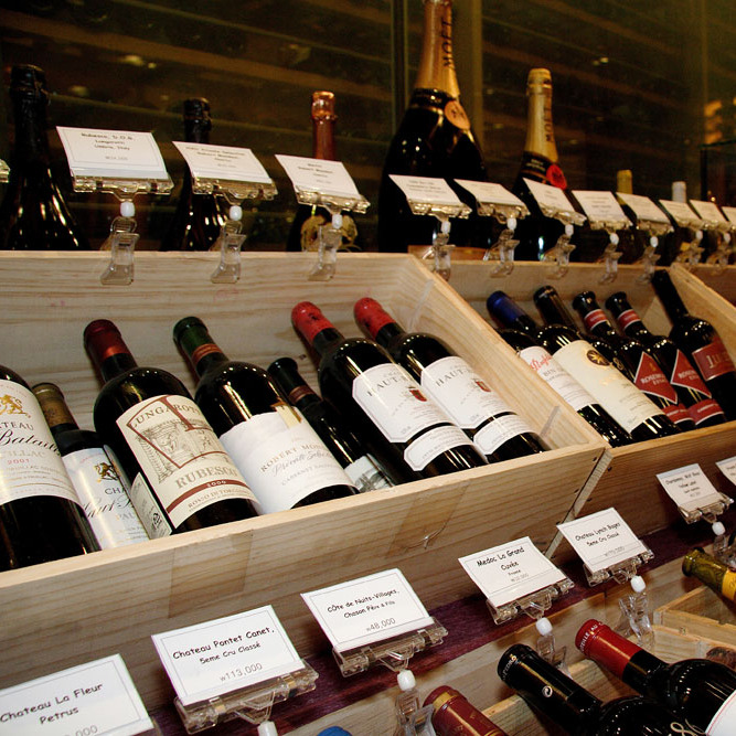 【高檔法國(guó)波爾多紅酒】圖片,海量精選高清圖片庫_廣州進(jìn)口紅酒批發(fā)中心-中國(guó)網(wǎng)庫